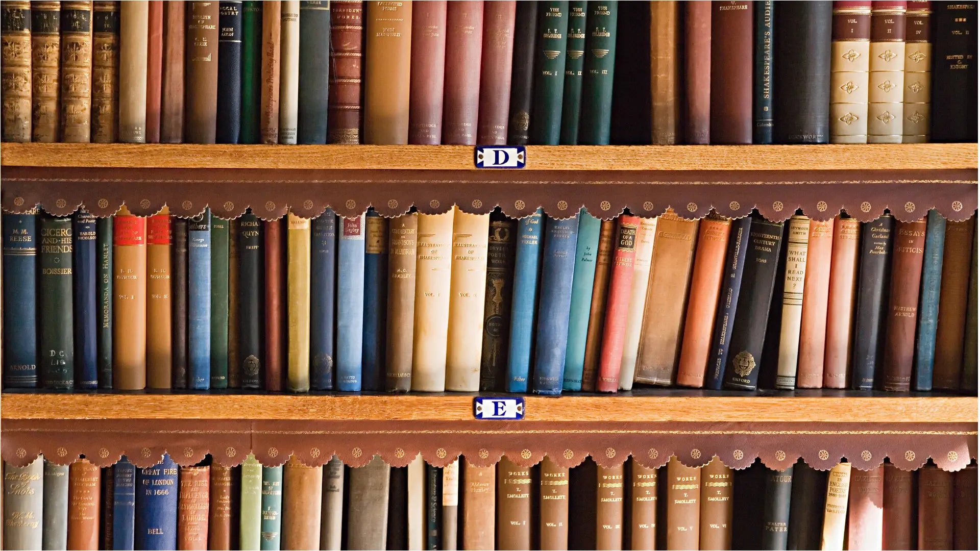 Open Book Display | Book Easel | Tilted Book Stand in 4 Sizes