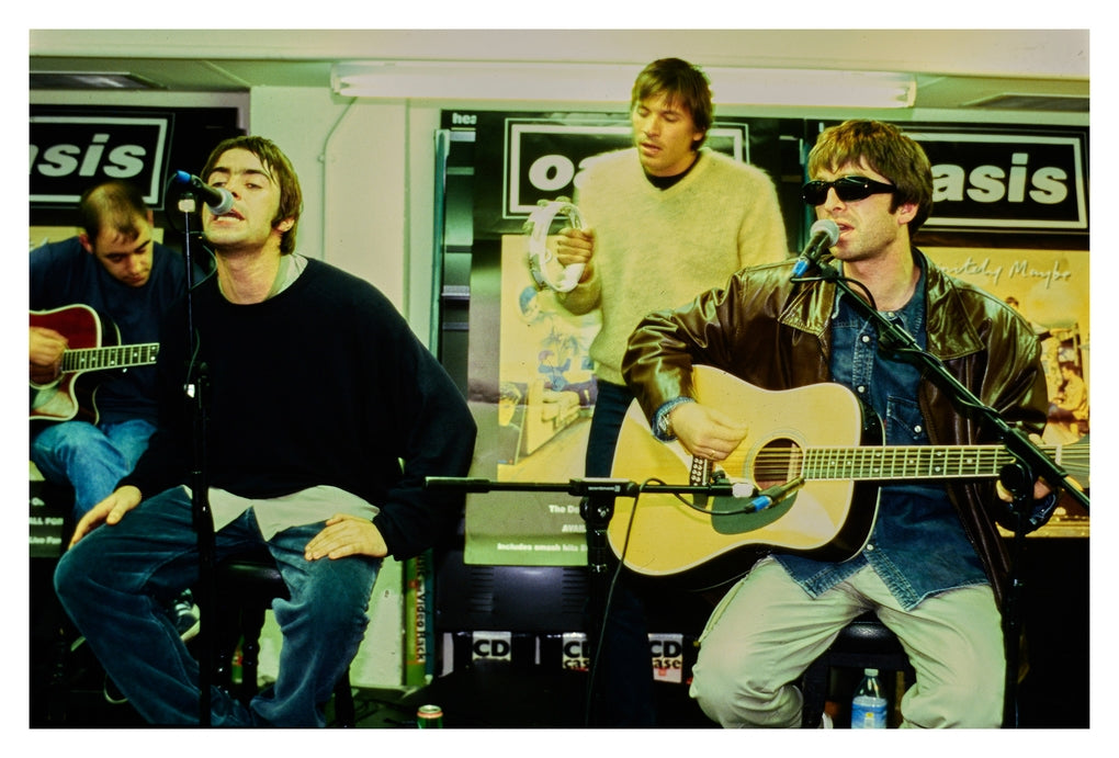 Oasis The Masterplan by Kevin Cummins